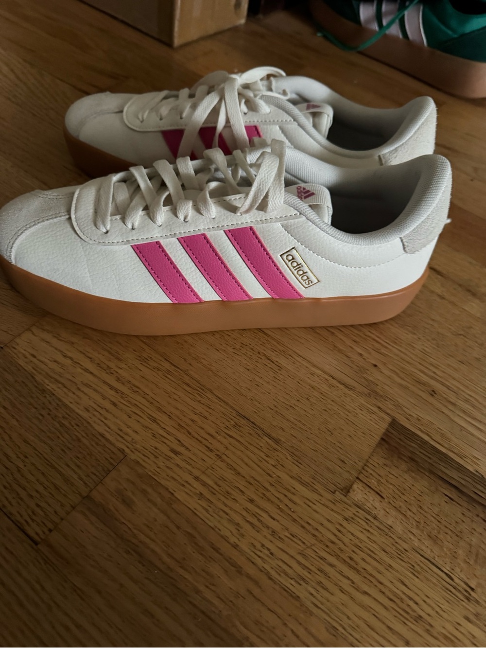 adidas Women’s White Sneakers with Pink Stripes and Gum Sole nwn